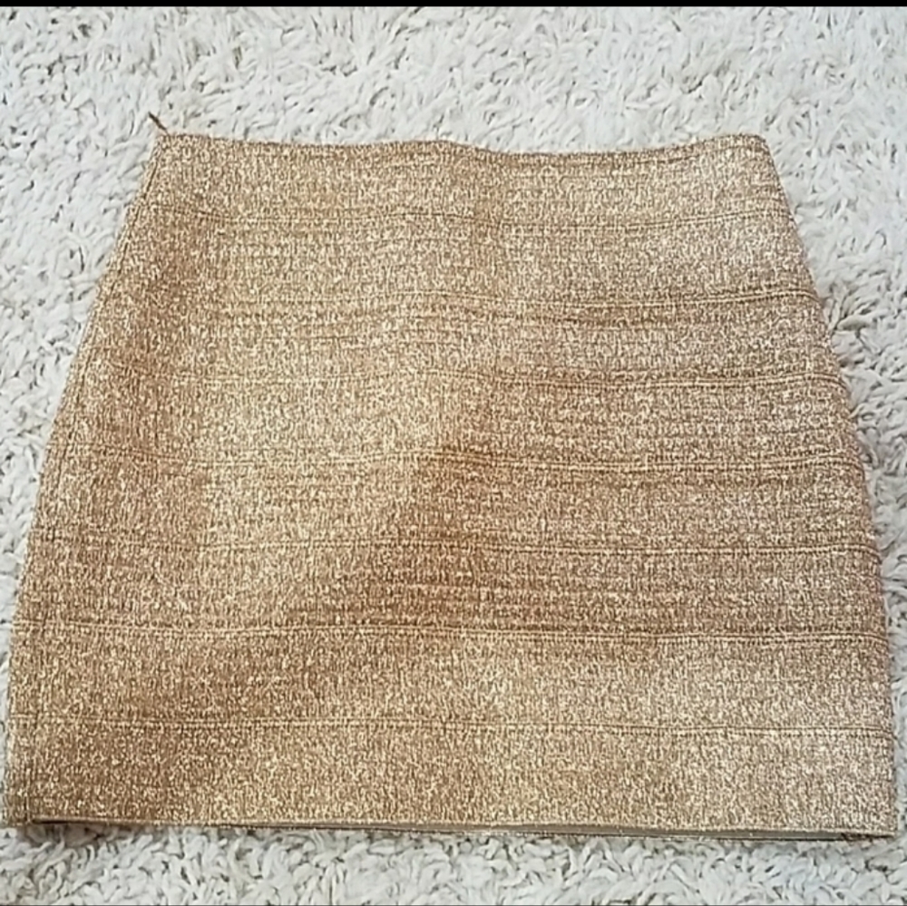 EUC World of women (WOW) mini skirt gold lame SZ LG